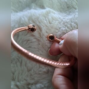 Elegant Rose Gold Bangle Bracelet